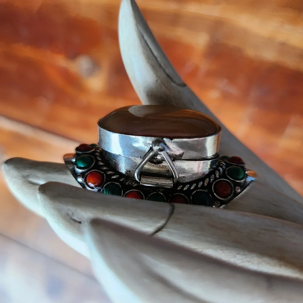 💍New Boutique Item! Agate, Malachite and Coral Gemstone "Poison" Ring💍 - Picture 7 of 15